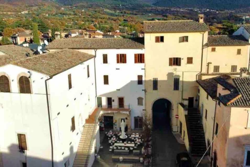 Apartamento La Casina Di Nada Massa Martana Exterior foto